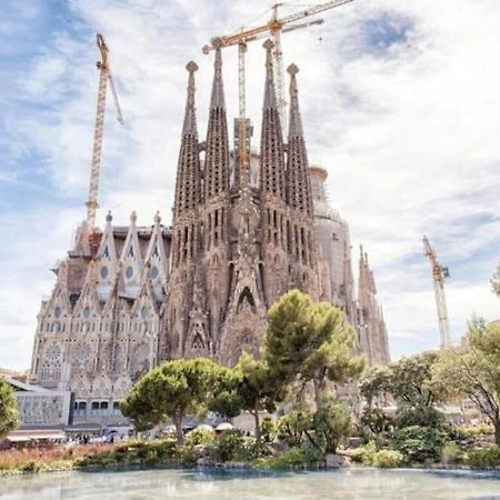 Oasis Sagrada Familia Apartment Barcelona Luaran gambar