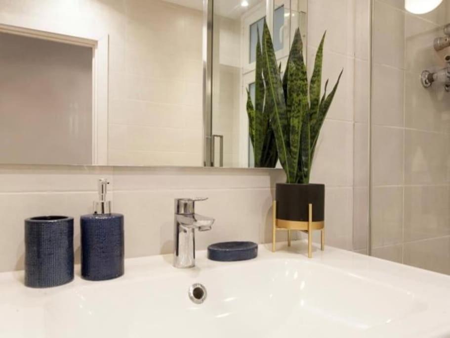Oasis Sagrada Familia Apartment Barcelona Luaran gambar